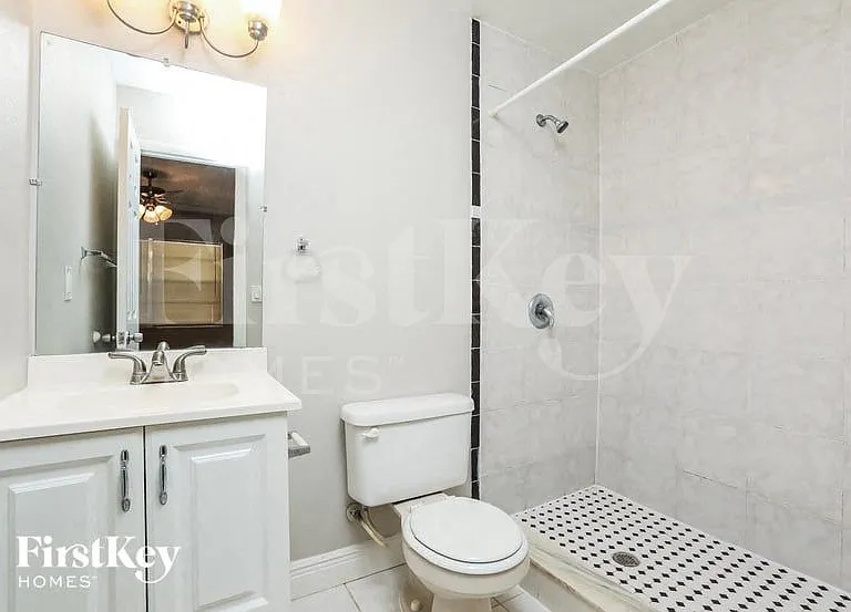 391 E Palmetto Ave — Photo 9