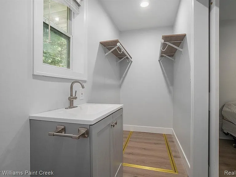 121 14th St — Photo 21
