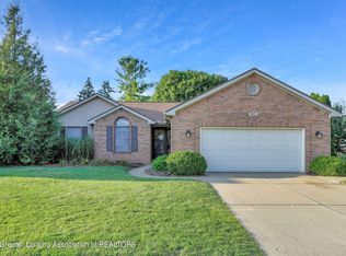 917 Waxen Way, Grand Ledge, MI 48837