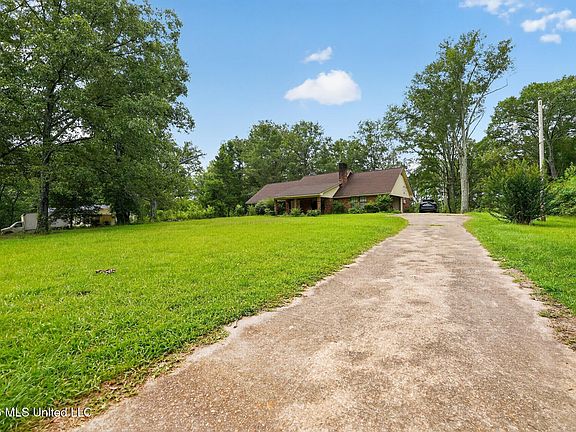 5th image of 6077 N McRaven Rd