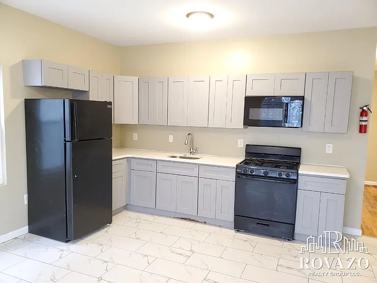 268 21st St #3A — Photo 1