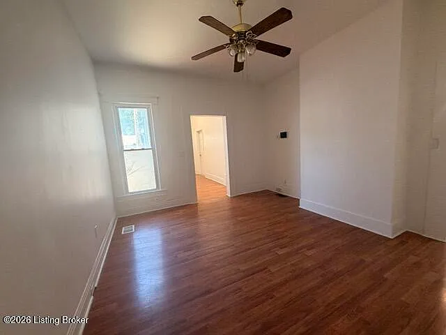 228 E Burnett Ave — Photo 10