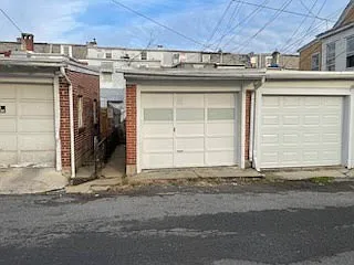 1338 W Liberty St — Photo 15