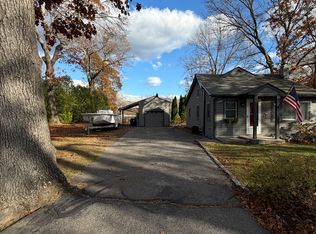 196 Haswill St, Warwick, RI 02889