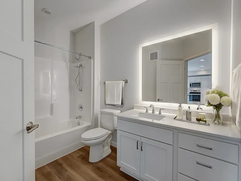 The Eloise Apartments — Photo 10