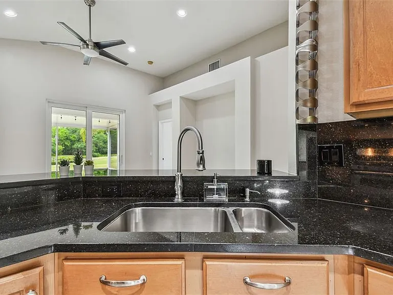 8208 Pinewood Run Ct — Photo 27
