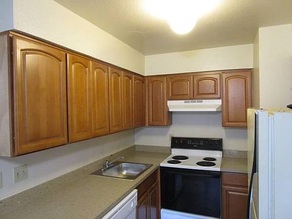 2nd image of 350 Smalley Ave APT 7