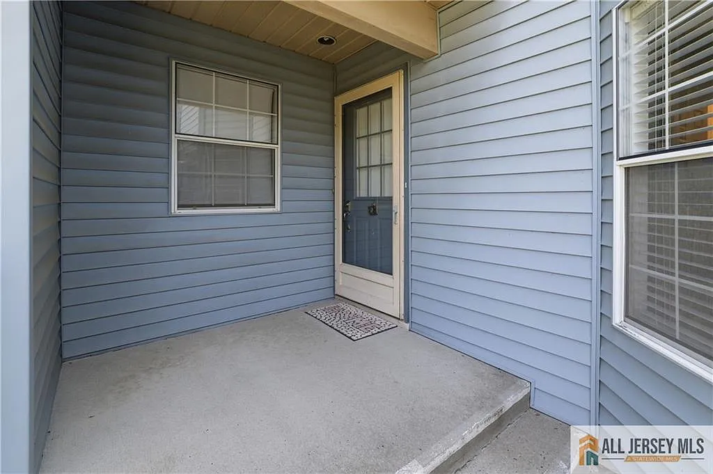 2 bed, 2.0 bath, 1230 sqft, $2,700 — Photo 4