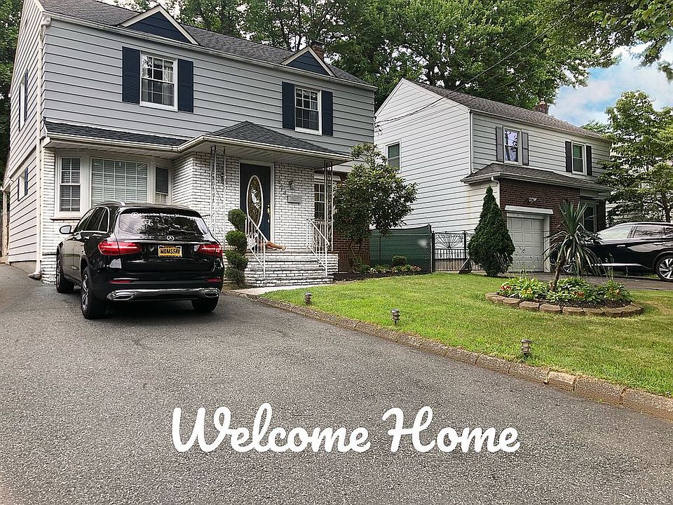Driveway Fits  6 cars!