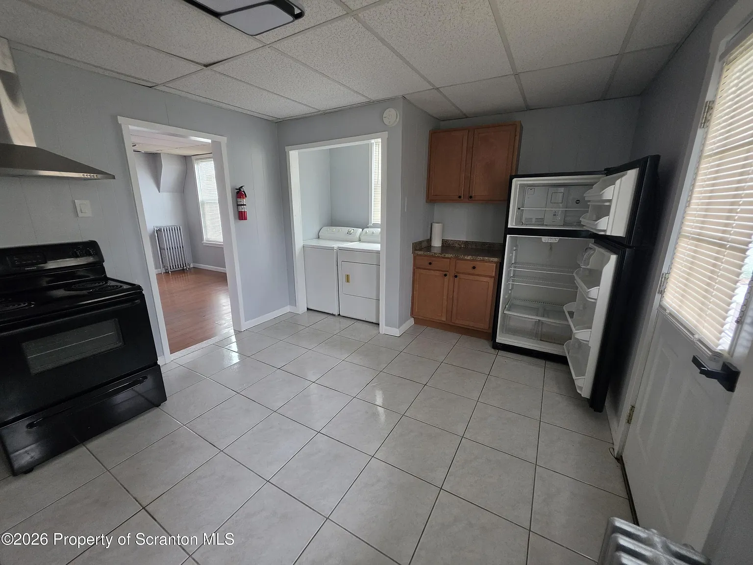 3 bed, 1.0 bath, 1216 sqft, $1,250 — Photo 3