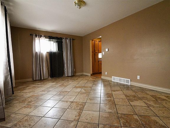 5th image of 2522 W Mississippi Ave