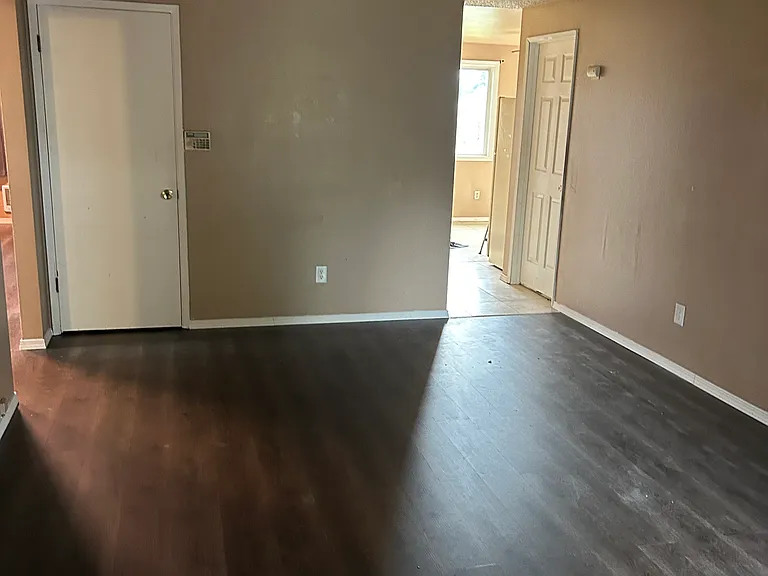 1506 S Anderson St — Photo 2