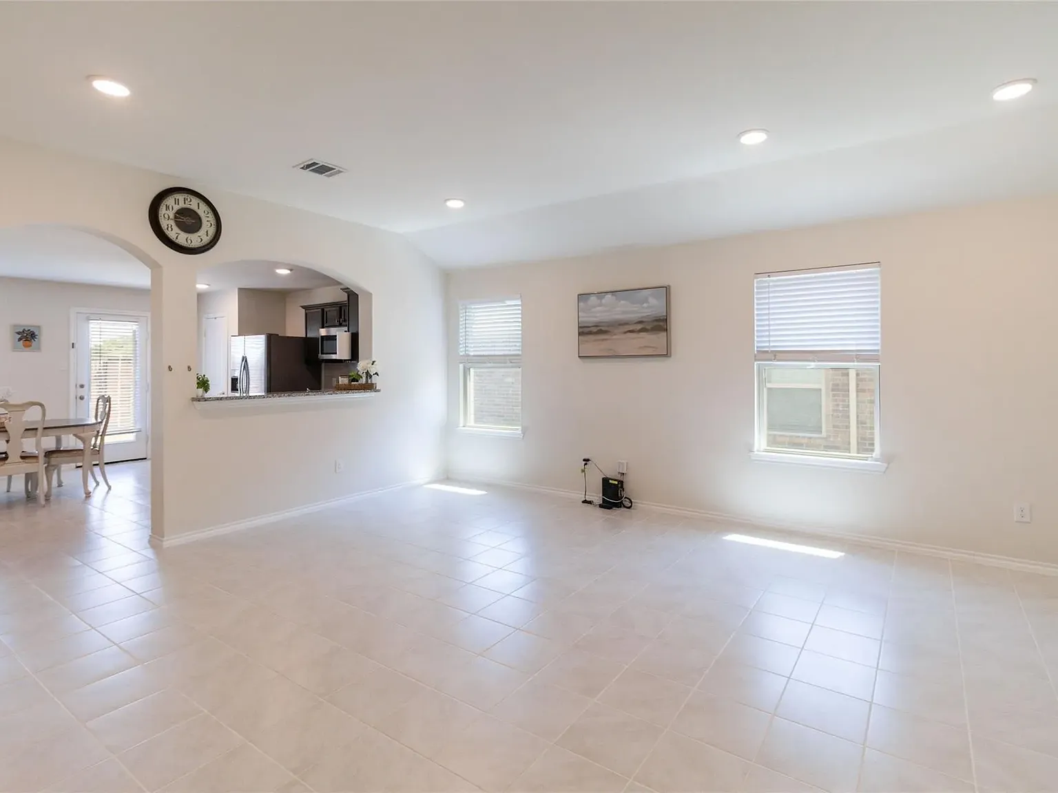 4 bed, 1625 sqft, $1,675 — Photo 3
