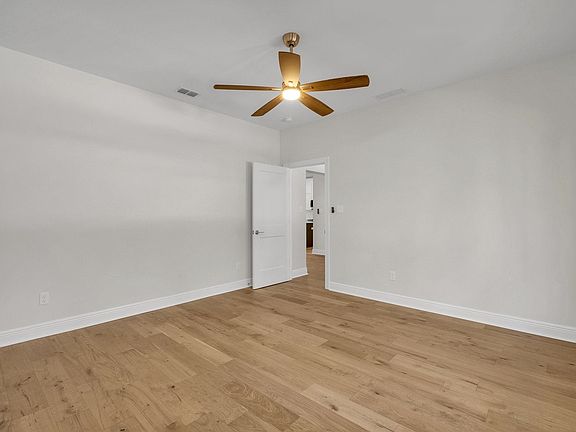 5th image of 4683 Scawthorn Dr