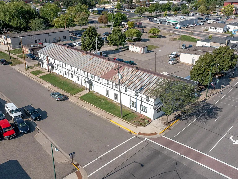 154 E Broadway St — Photo 23