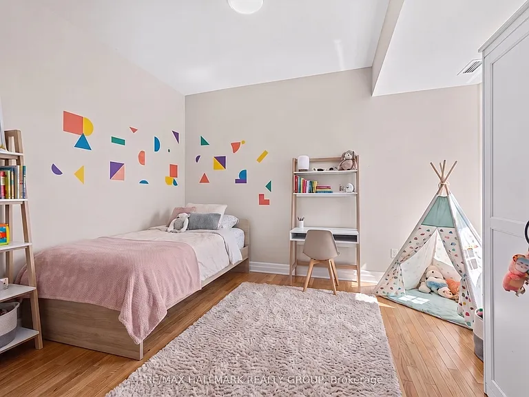 245 Kent St #909 — Photo 27