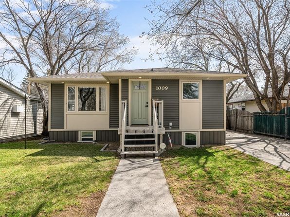 1009 6th AVENUE NW, Moose Jaw, SK S6H 4A5