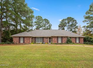 105 Brae Burn Dr, Jackson, MS 39211
