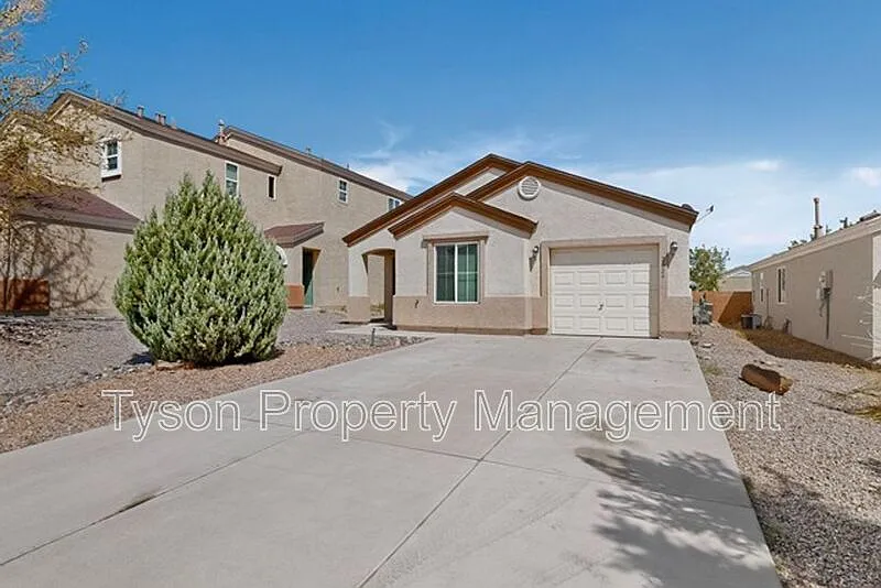 3 bed, 2.0 bath, 1090 sqft, $1,875 — Photo 1