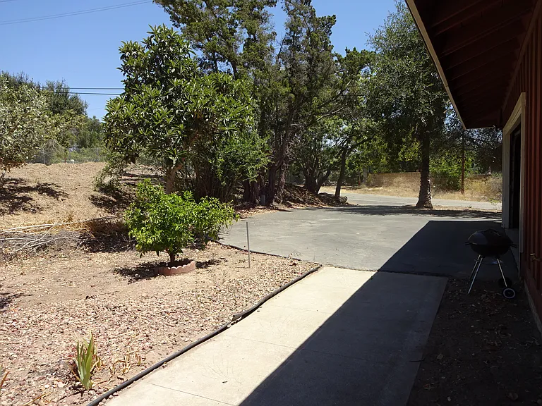 943 Oak Ave — Photo 18