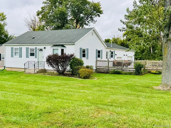 12275 N Shores Blvd, La Salle, MI 48145