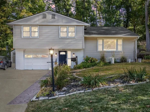 1350 Hertz Dr SE, Cedar Rapids, IA 52403