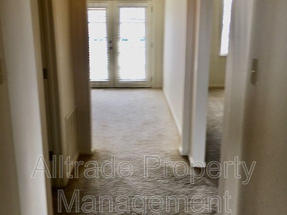 3rd image of 2370 Chauvin Dr #B