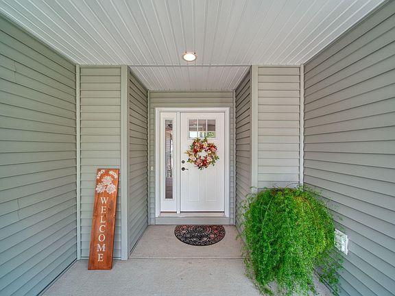4th image of 3531 Natural Ln