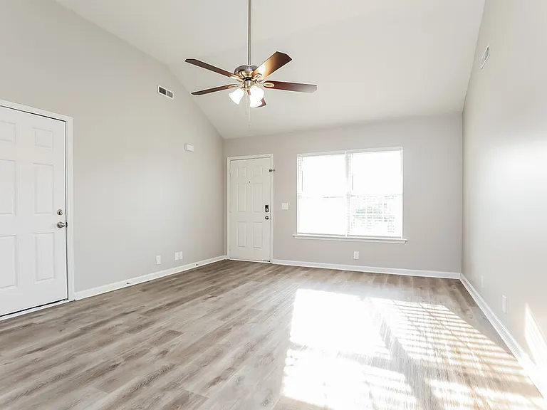 3025 Ace Wintermeyer Dr — Photo 5