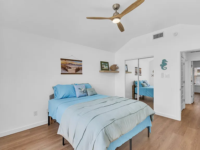 15829 Vincent Dr — Photo 23
