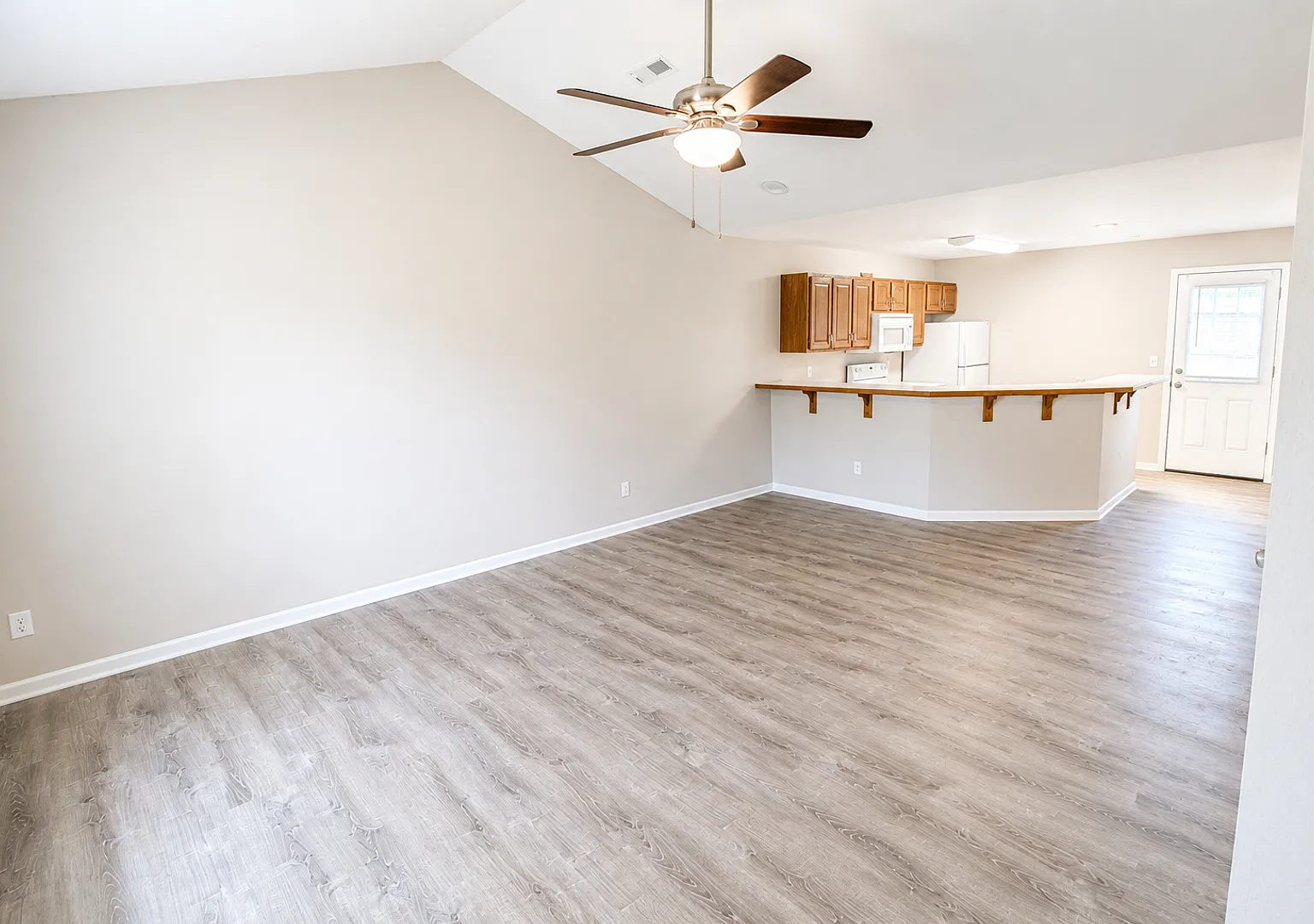 Lovely 3 bedroom duplex — Photo 1