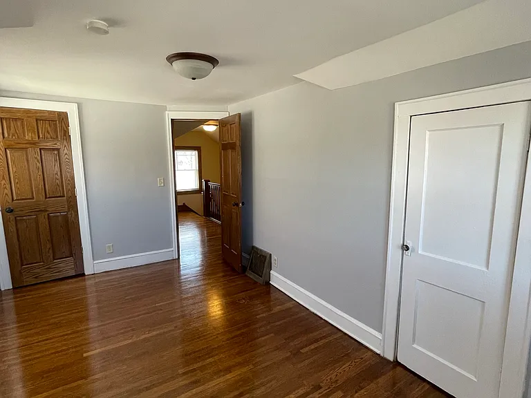 Upper 4th bedroom