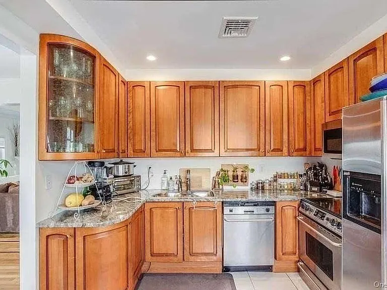380 W Penn St — Photo 6