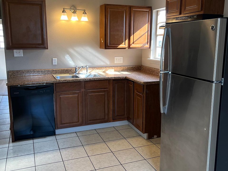 1st image of 309 Meadow Park Dr