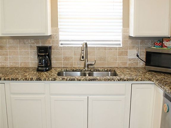 4th image of 1710 NW Crosby Park Blvd