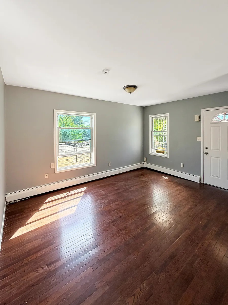 LIVING ROOM (UN-STAGED) - 2780 Sexton Pl #2