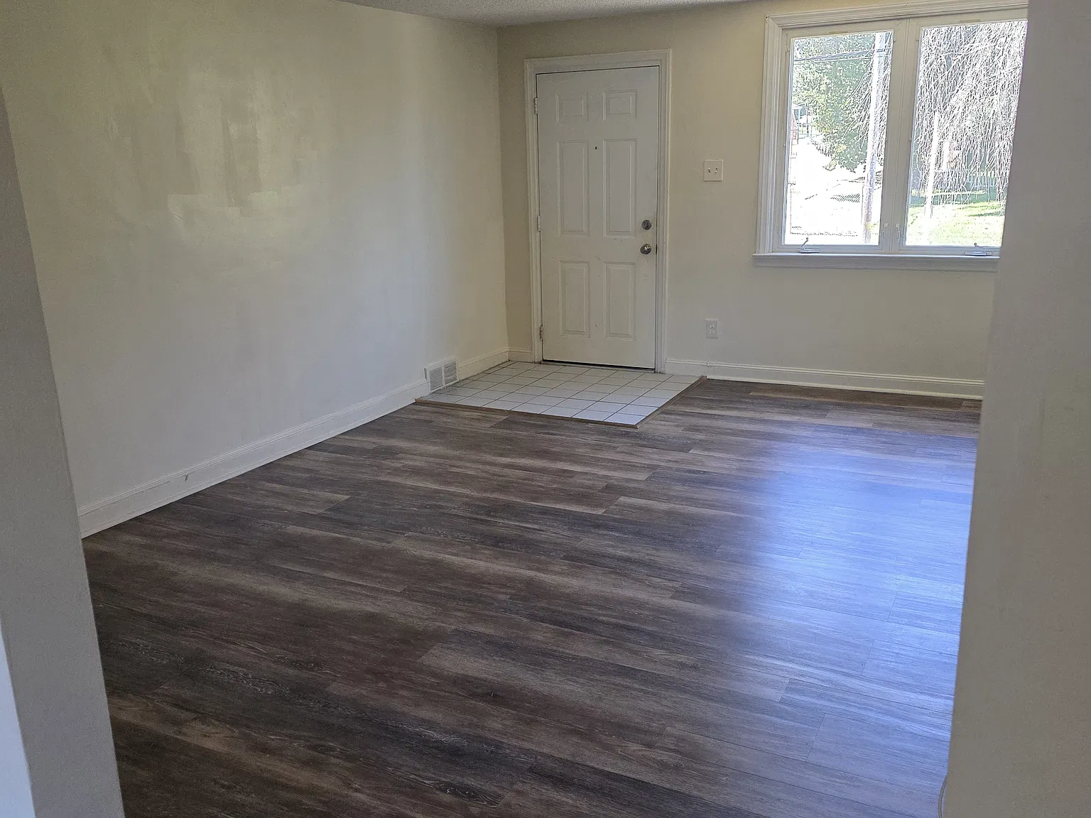 3 bed, 1.5 bath, 1152 sqft, $1,950 — Photo 2