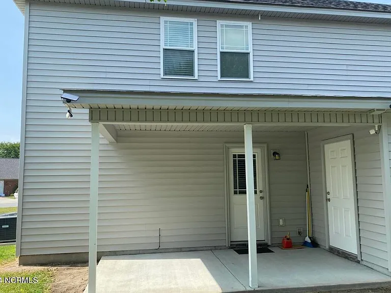 3029 Edward Ct #B — Photo 2