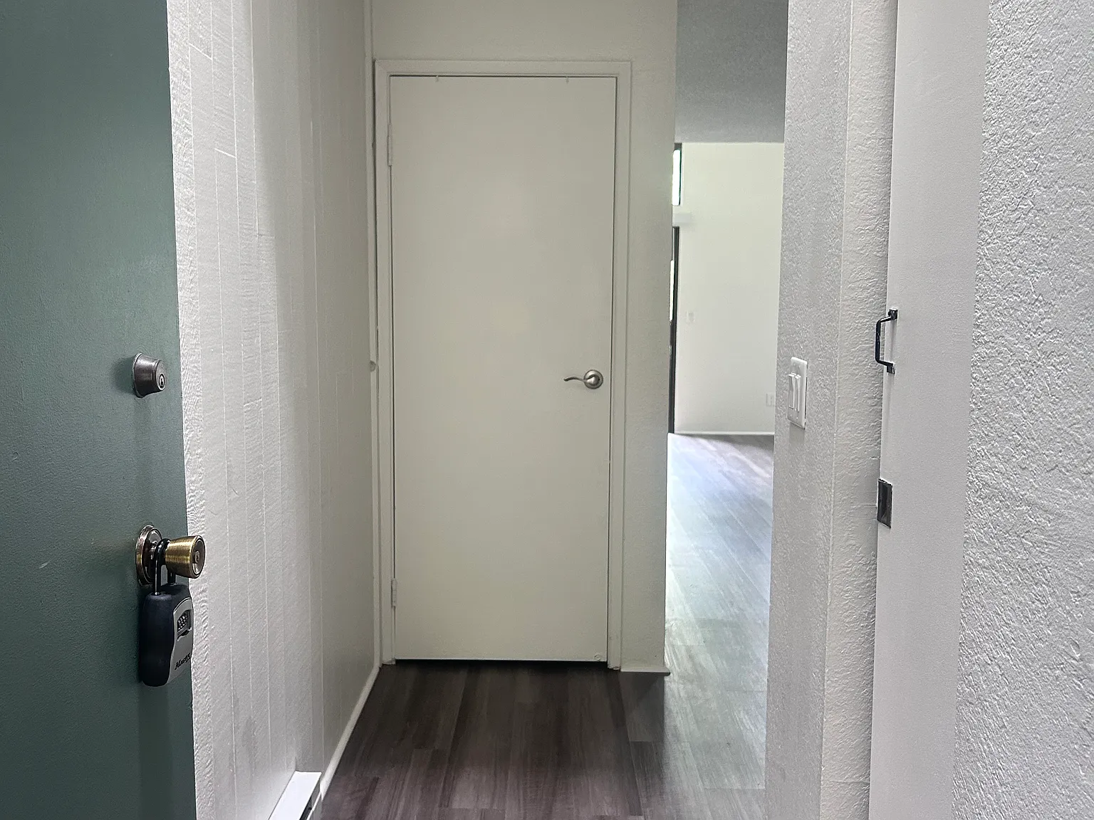 2 bed, 1.5 bath, 1048 sqft, $2,600 — Photo 2