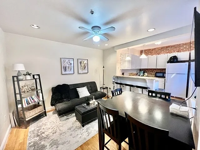95 Prince St #2