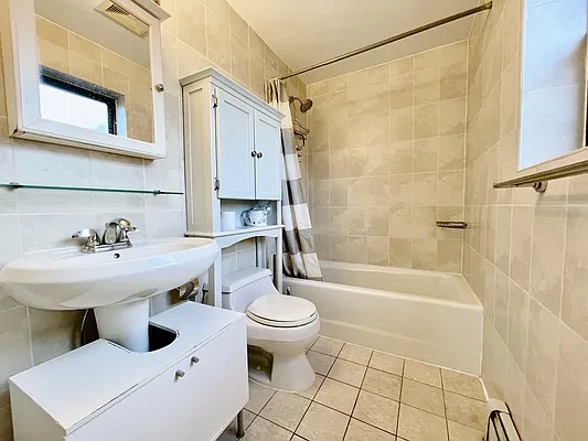 Rented by Nest Seekers International | media 6