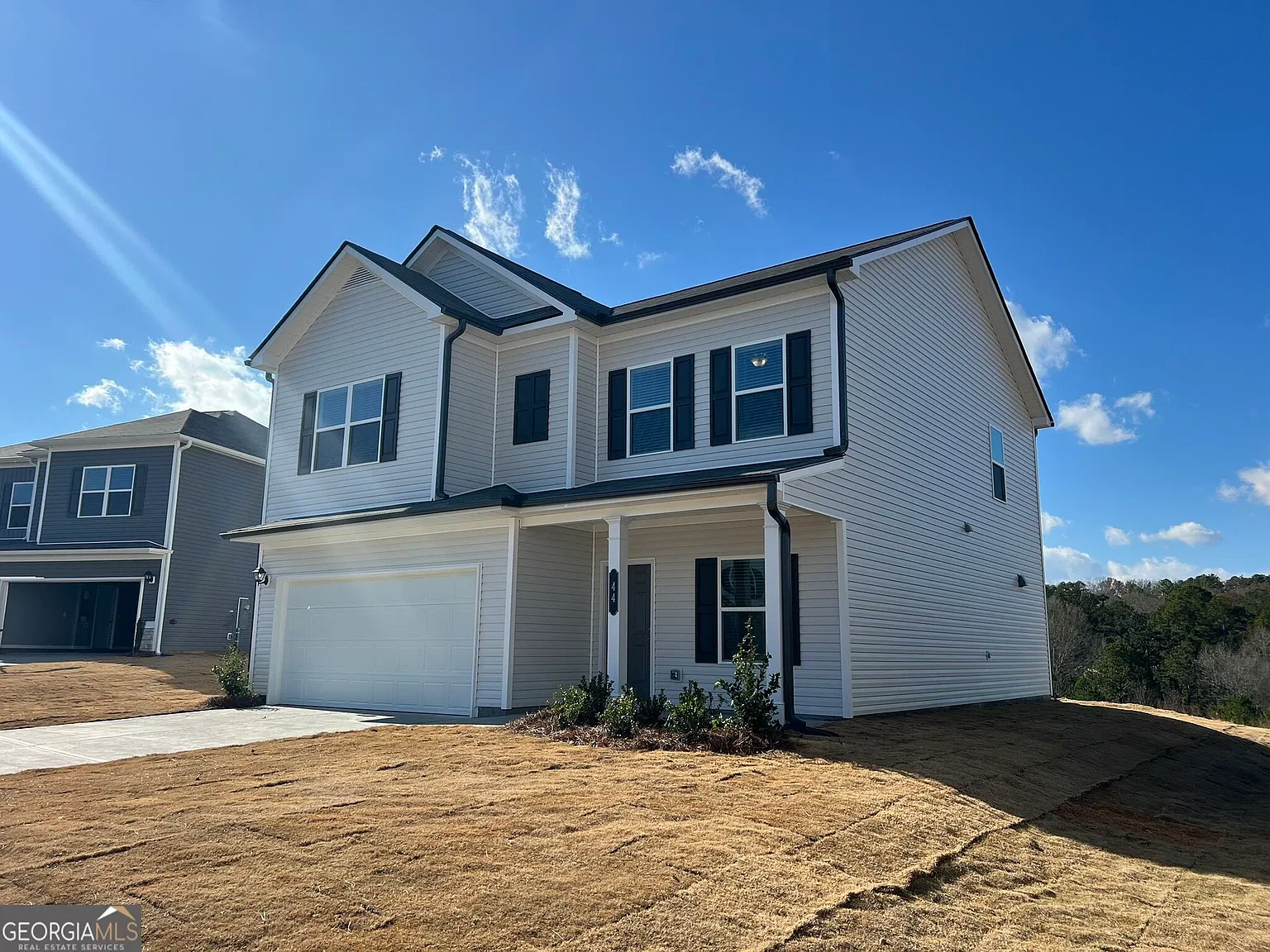 4 bed, 2.5 bath, 2156 sqft, $1,999 — Photo 2