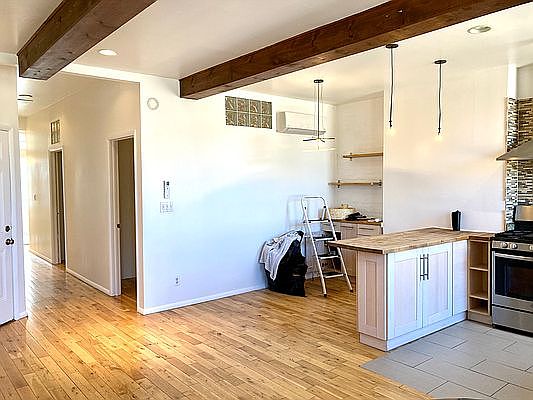 3rd image of 162 Graham Ave APT 4