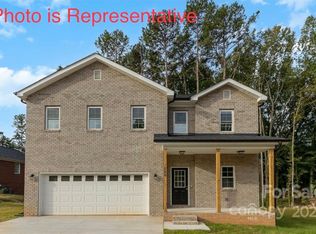 229 Deerfield Dr, Mount Holly, NC 28120