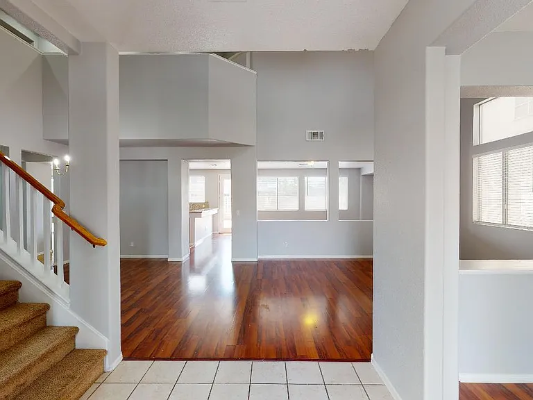 377 Ravensmere Ave — Photo 5