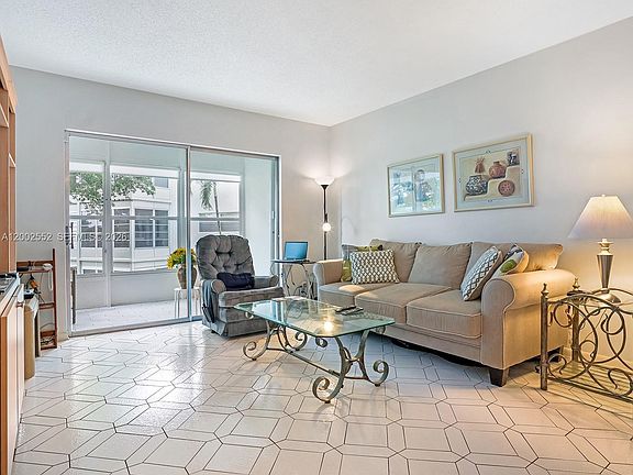 3rd image of 4806 NW 36th St APT 515