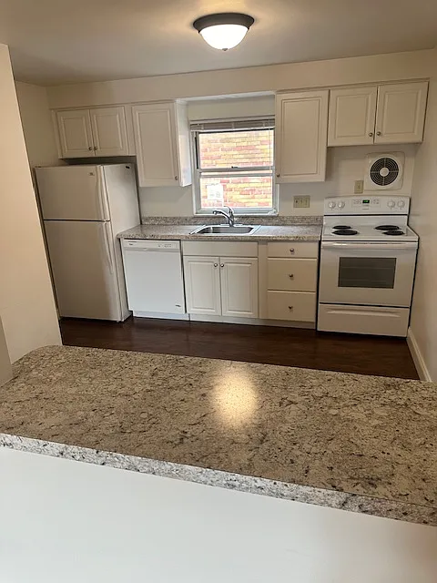 409 Cochran Rd — Photo 4