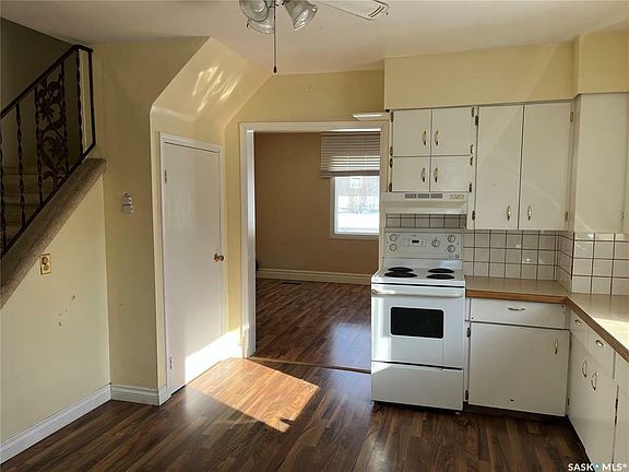 4th image of 317 1st Ave