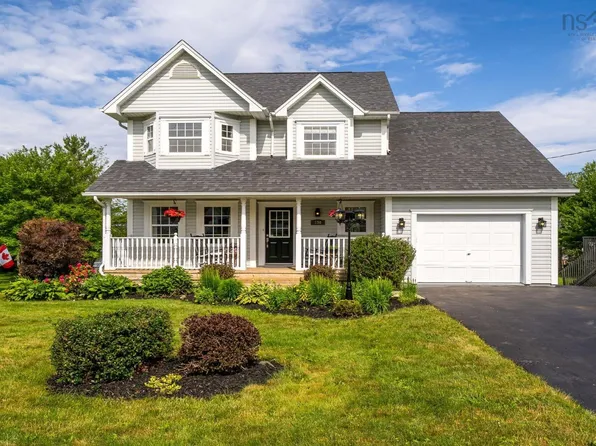 330 Springfield Lake Rd, Middle Sackville, NS B4E 3B1