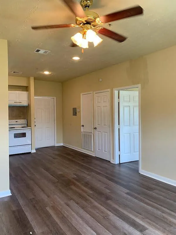 Building Photo - 4720 Yellowstone Blvd #2